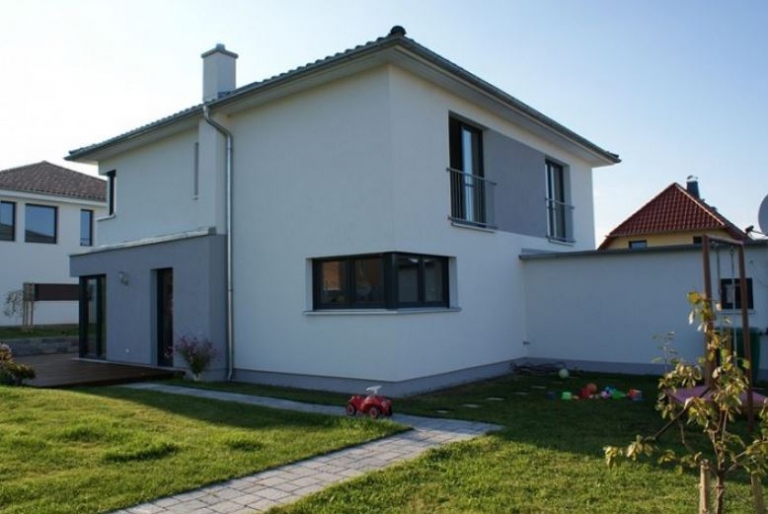 schicke-villa-mit-modernen-anbau8